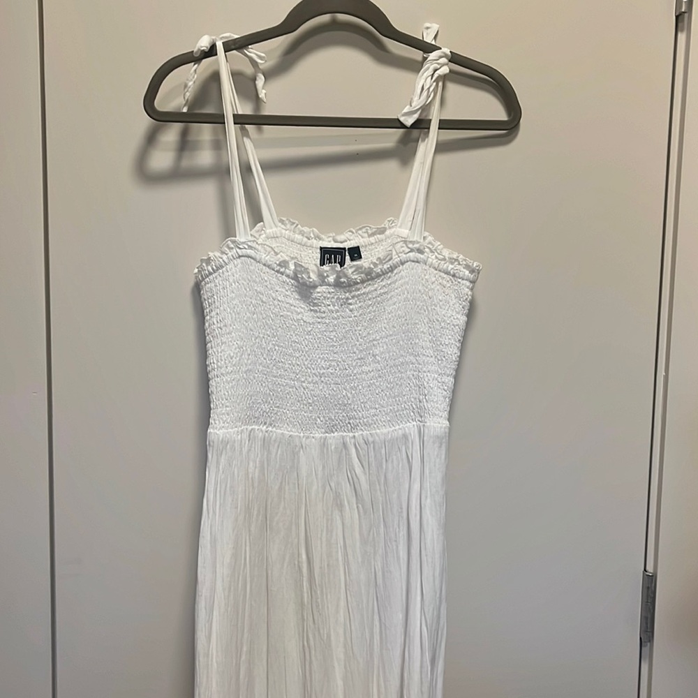 White gap smocked sundress